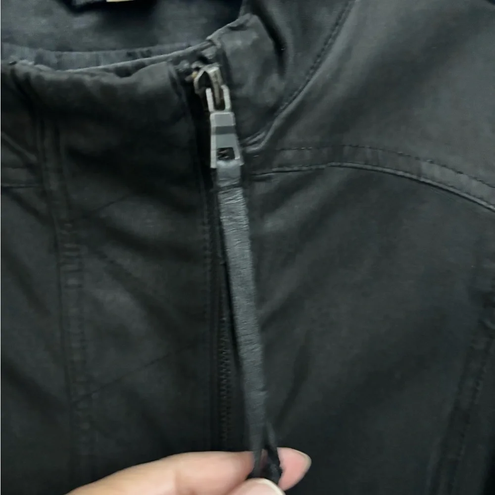 Casual jacket with leather detail